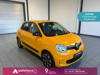 Usata Renault Twingo SE 67 CV (49 kW) 2021 Giallo Utilitaria