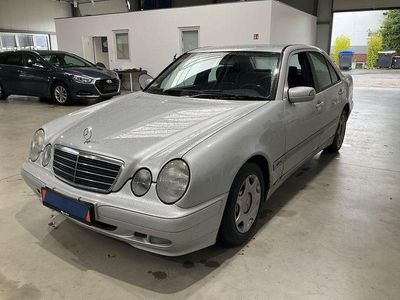 Mercedes E220
