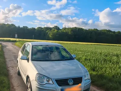 Gebraucht VW Polo 64 PS (47 kW) 2009 Silber Kleinwagen
