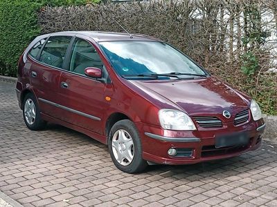 Nissan Almera Tino