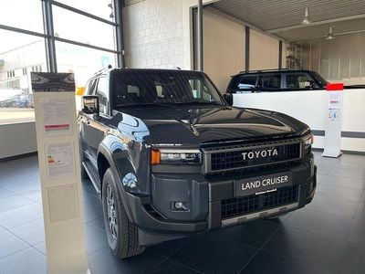 Neu Toyota Land Cruiser Executive 205 PS (150 kW) 2026 Grau SUV