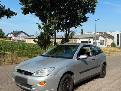 Gebraucht Ford Focus 101 PS (74 kW) 1999 Silber Kleinwagen