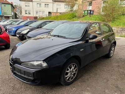 Schwarz Gebraucht 2005 Alfa Romeo 147 Kleinwagen | 1.495 € (Fairer Preis)