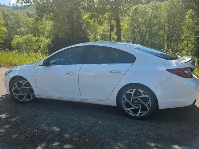 Gebraucht Opel Insignia 205 PS (150 kW) 2015 Weiß Limousine