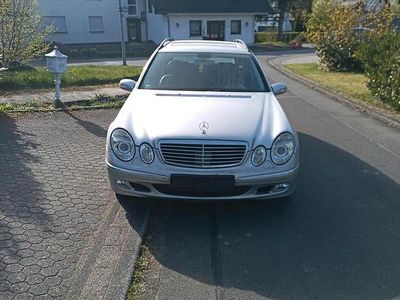 Usata Mercedes E320 224 CV (164 kW) 2005 Argento Station wagon