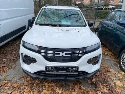 Usata Dacia Spring Essentiel 33 kW (45 CV) 2023 Bianco Utilitaria