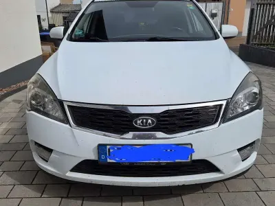 Gebraucht Kia Ceed Sportswagon 116 PS (85 kW) 2011 Weiß Kombi