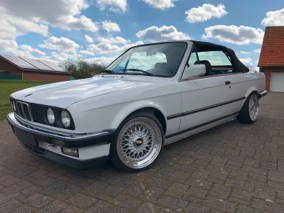 Gebraucht BMW 325 Cabriolet 170 PS (125 kW) 1987 Weiß Cabrio