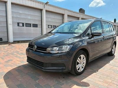 Gebraucht VW Touran 116 PS (85 kW) 2020 Grau Van / Kleinbus