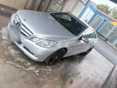 Gebraucht Mercedes E350 300 PS (220 kW) 2010 Silber Coupé