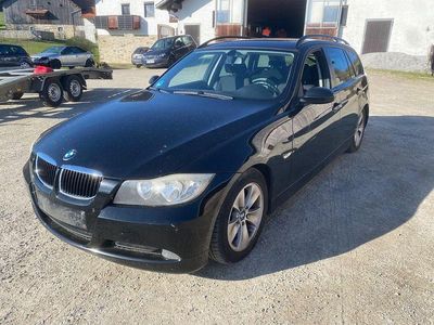 Second-hand BMW 320 Performance 163 CP (119 kW) 2005 Negru Berlinǎ