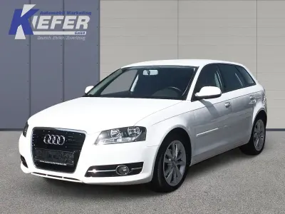 Gebraucht Audi A3 Sport 105 PS (77 kW) 2012 Weiß Kleinwagen
