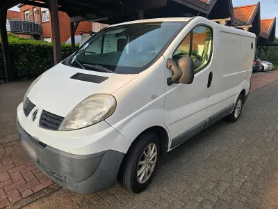 Gebraucht Renault Traffic 90 PS (66 kW) 2011 Weiß Van / Kleinbus