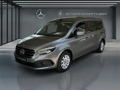 Gebraucht Mercedes T180 Progressive 131 PS (96 kW) 2024 Grau Van / Kleinbus