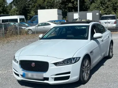 Gebraucht Jaguar XE 180 PS (132 kW) 2015 Andere farben Limousine