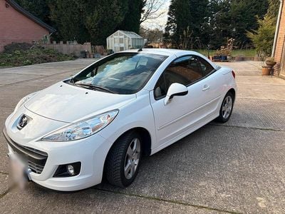 Gebraucht Peugeot 207 CC 122 PS (89 kW) 2014 Weiß Cabrio