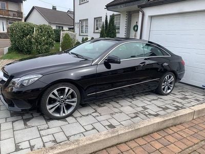 Gebraucht Mercedes E220 170 PS (125 kW) 2016 Schwarz Coupé