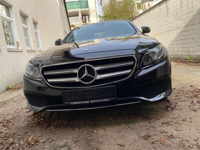 gebraucht Mercedes E220 d 4MATIC 9G Tronic. -