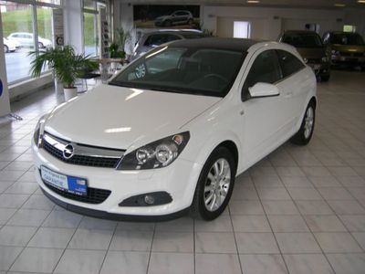 Gebraucht Opel Astra GTC Edition 110 PS (80 kW) 2009 Weiß Limousine