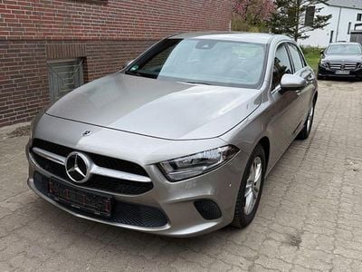 Usata Mercedes A180 116 CV (85 kW) 2019 Grigio Berlina