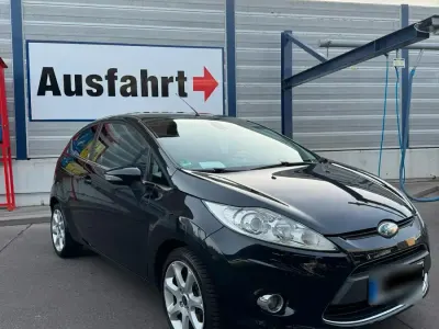 Gebraucht Ford Fiesta Ghia 82 PS (60 kW) 2009 Schwarz Kleinwagen