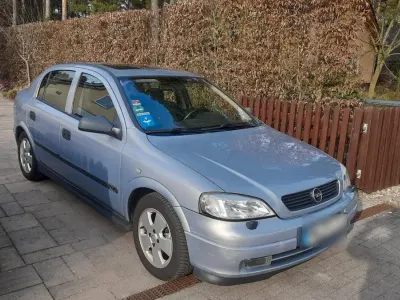 Gebraucht Opel Astra 101 PS (74 kW) 2002 Silber Limousine