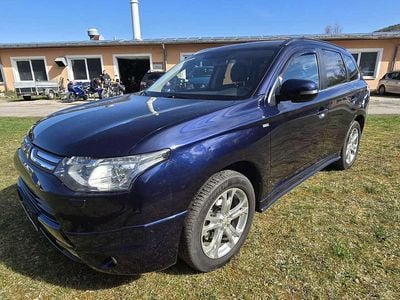 Usata Mitsubishi Outlander Instyle 150 CV (110 kW) 2013 Blu SUV