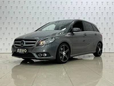 Gebraucht Mercedes B250 211 PS (155 kW) 2013 Grau Kleinwagen
