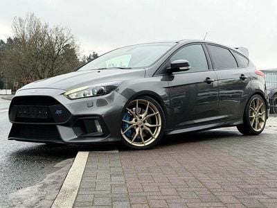 Grau Gebraucht 2016 Ford Focus RS Limousine | 21.900 €