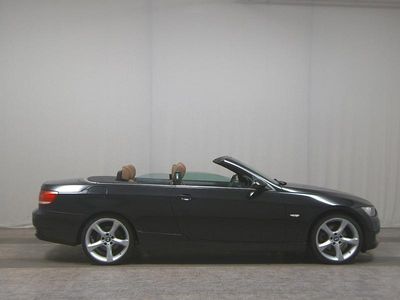 Usata BMW 325 Comfort Edition 218 CV (160 kW) 2008 Nero Cabrio