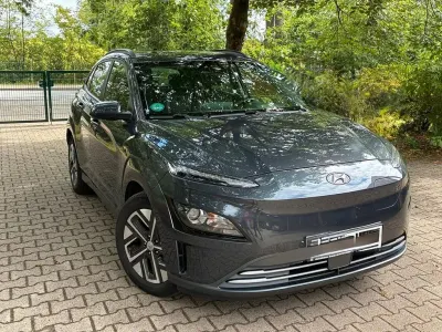 Gebraucht Hyundai Kona Select 150 kW (204 PS) 2022 Grau SUV