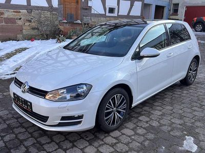 Gebraucht VW Golf Allstar 125 PS (91 kW) 2017 Weiß Limousine
