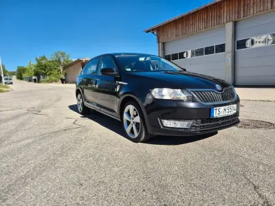 Gebraucht Skoda Rapid Ambition 122 PS (89 kW) 2014 Schwarz Kleinwagen