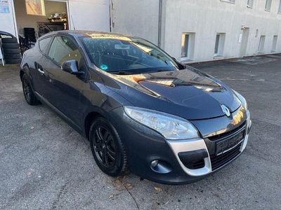 Grau Gebraucht 2010 Renault Mégane III Dynamique Coupé | 3.400 € (Fairer Preis)