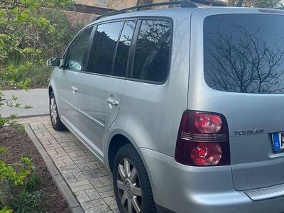 Second-hand VW Touran United 105 CP (77 kW) 2008 Argintiu Monovolum