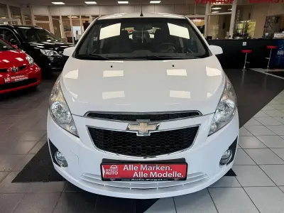 Używany Chevrolet Spark 68 KM (50 kW) 2011 Biały Hatchback