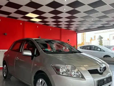 Gebraucht Toyota Auris 124 PS (91 kW) 2007 Silber Kleinwagen