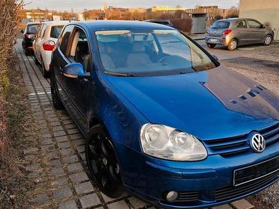 Gebraucht VW Golf VIII 110 PS (80 kW) 2025 Blau Limousine