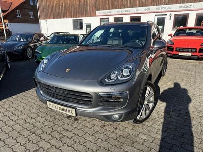 Grau Gebraucht 2015 Porsche Cayenne SUV | 31.999 € (Teuer)