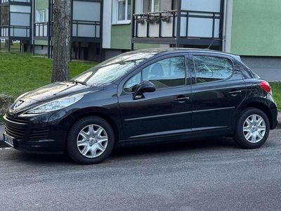 Gebraucht Peugeot 207 Urban Move 73 PS (53 kW) 2009 Schwarz Limousine