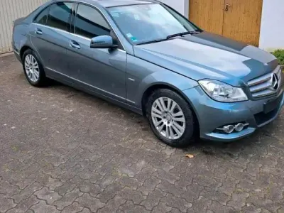 Gebraucht Mercedes C200 184 PS (135 kW) 2011 Andere farben Limousine