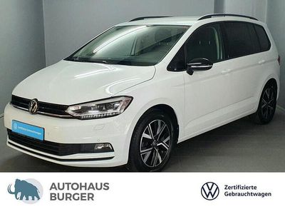 Weiss Gebraucht 2024 VW Touran Highline Van / Kleinbus | 35.460 € (Fairer Preis)