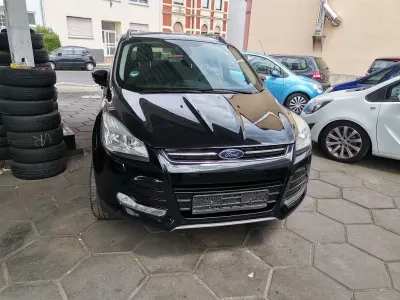 Gebraucht Ford Kuga Titanium 163 PS (119 kW) 2014 Schwarz SUV