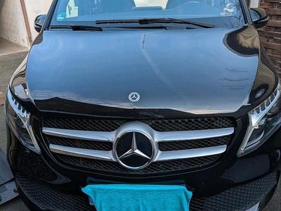 Gebraucht Mercedes V250 190 PS (139 kW) 2023 Schwarz Van / Kleinbus
