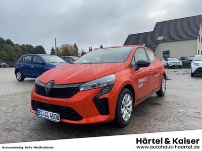 Valencia orange meallic (orange) Gebraucht 2025 Renault Clio V Evolution Limousine | 16.950 € (Guter Preis)