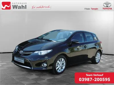 Gebraucht Toyota Auris Edition 132 PS (97 kW) 2013 Schwarz Limousine