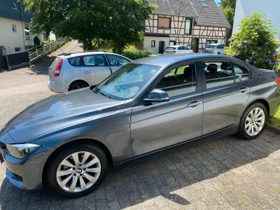 Gebraucht BMW 316 2013 Grau Limousine