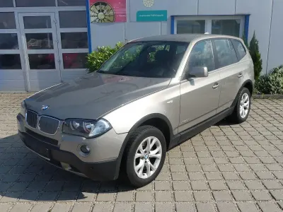 Gebraucht BMW X3 Lifestyle 177 PS (130 kW) 2008 Gold SUV