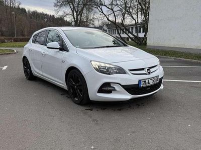 Gebraucht Opel Astra 136 PS (100 kW) 2014 Weiß Kleinwagen