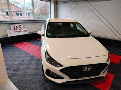 Gebraucht Hyundai i30 Pure 110 PS (80 kW) 2021 Weiß Kombi